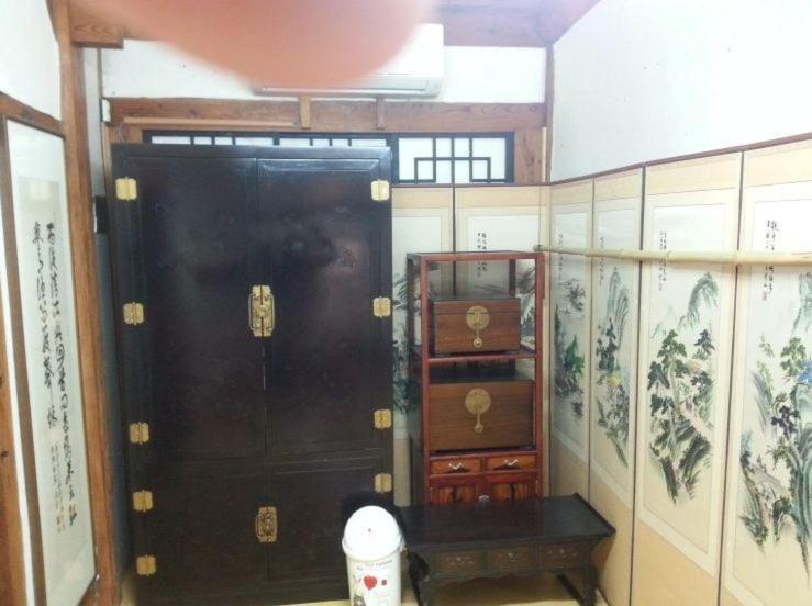 מלון Goseong Choi Pilgan'S Old House חדר תמונה