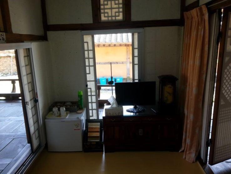 מלון Goseong Choi Pilgan'S Old House חדר תמונה