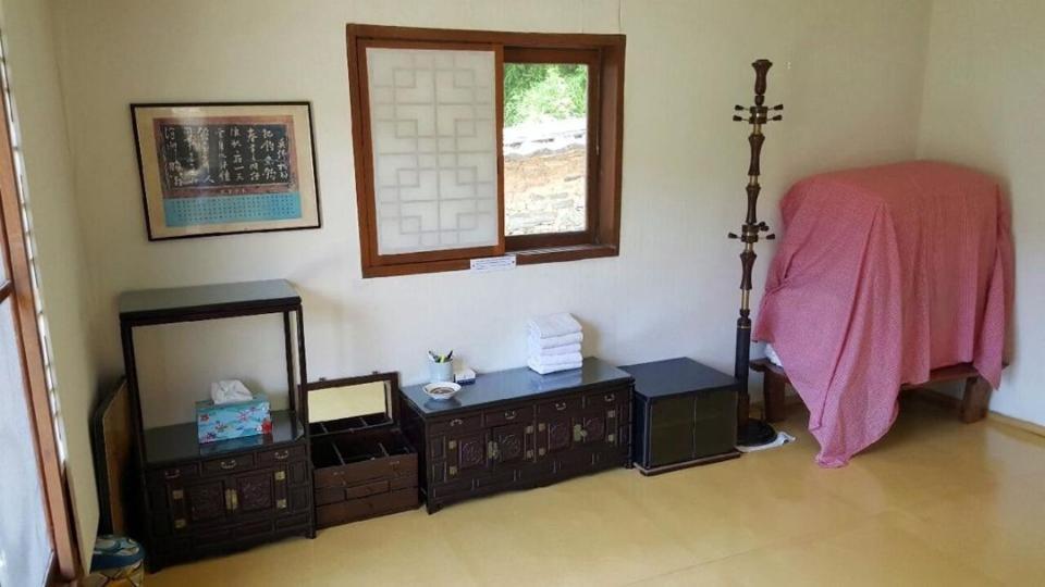 מלון Goseong Choi Pilgan'S Old House מראה חיצוני תמונה