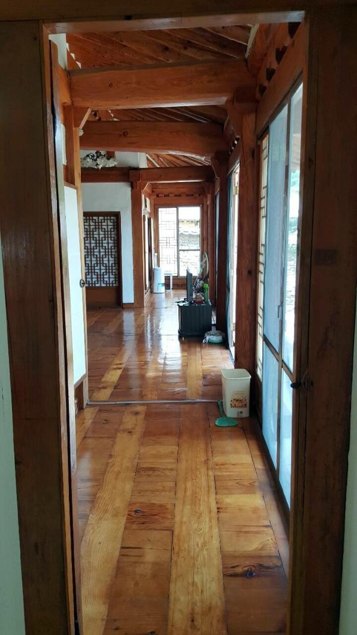 מלון Goseong Choi Pilgan'S Old House מראה חיצוני תמונה