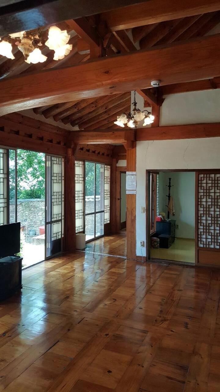 מלון Goseong Choi Pilgan'S Old House מראה חיצוני תמונה