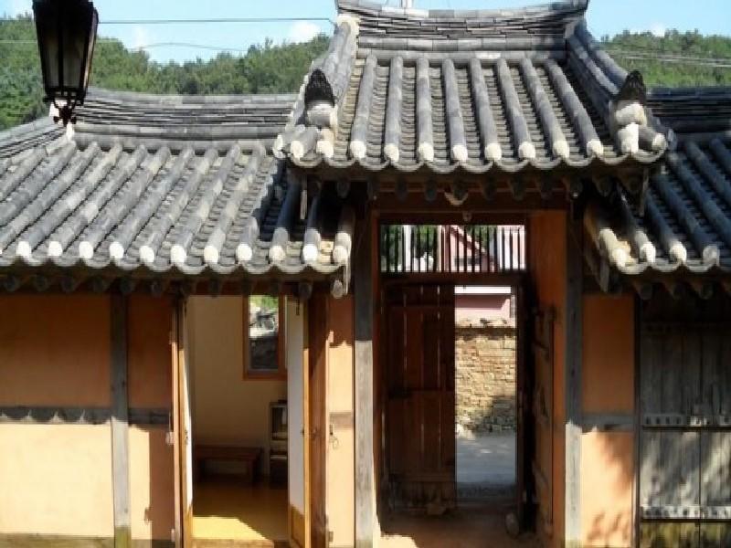 מלון Goseong Choi Pilgan'S Old House מראה חיצוני תמונה